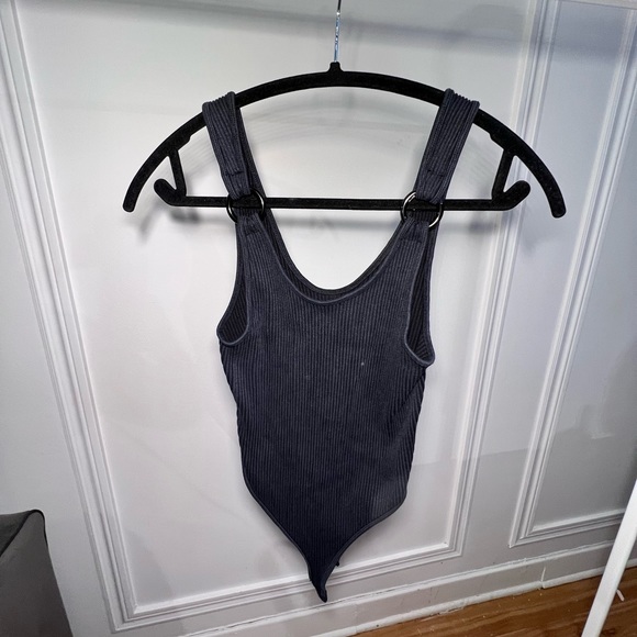 DARK GREY HOOP CAMI // size small - medium🤍 - Picture 3 of 6